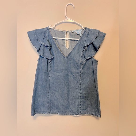 Draper James Tops - Draper James chambray top with ruffle cap sleeves Size 2